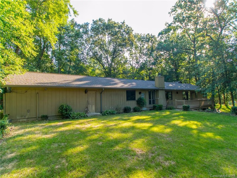 Property image 3 at 3011 Chestnut Tree Road, Hendersonville, NC 28792