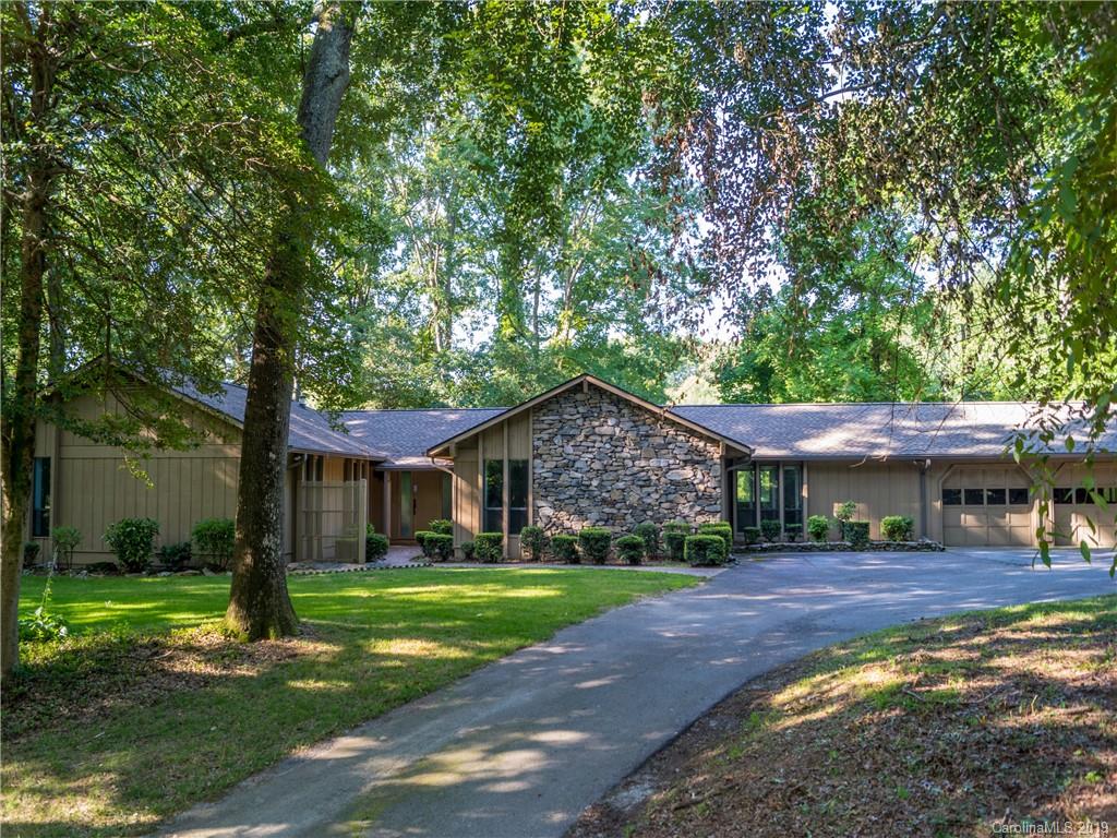 Property image 2 of 3011 Chestnut Tree Road in Hickory Hill, Hendersonville, NC 28792