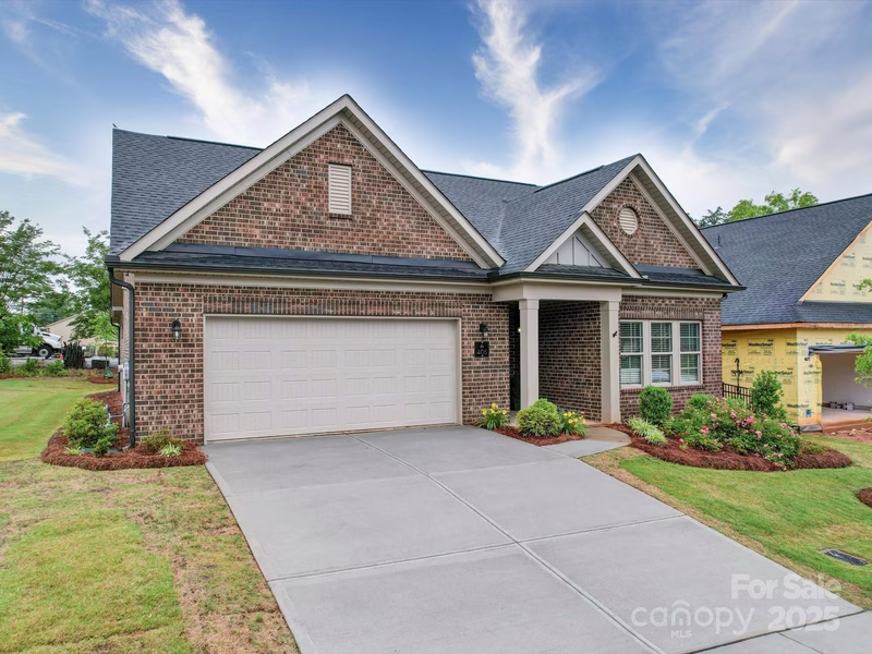 Courtyards on New Hope, Gastonia Community