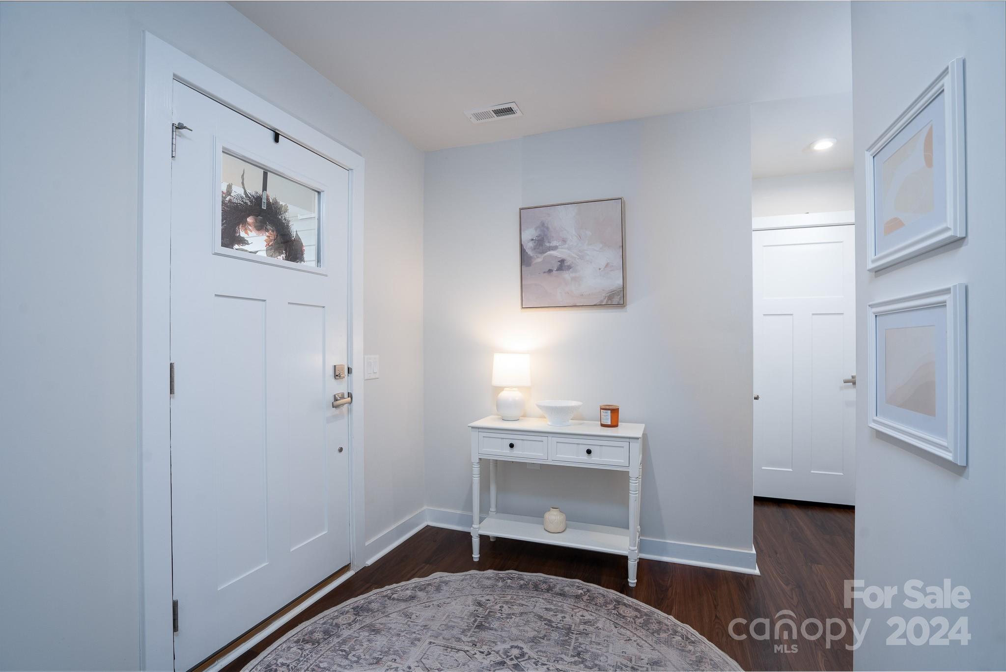 Property image 5 of 9715 Wardley Drive in Woodgrove, Charlotte, NC 28215