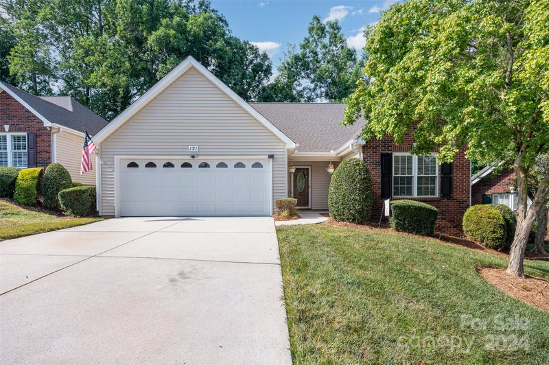 121 Keswick Lane