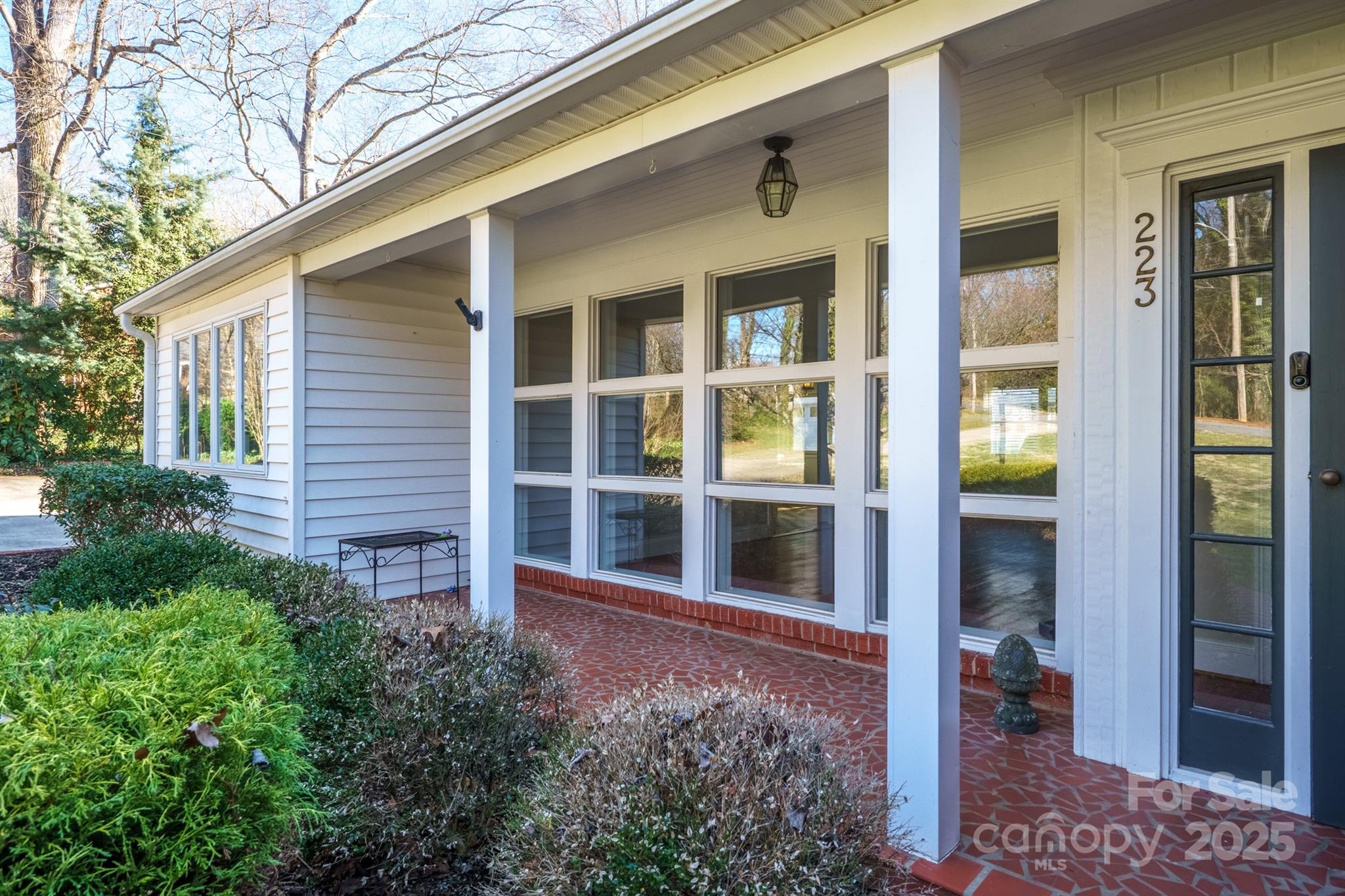 Property image 3 of 223 Oakland Circle in Dogwood Hills, Newton, NC 28658