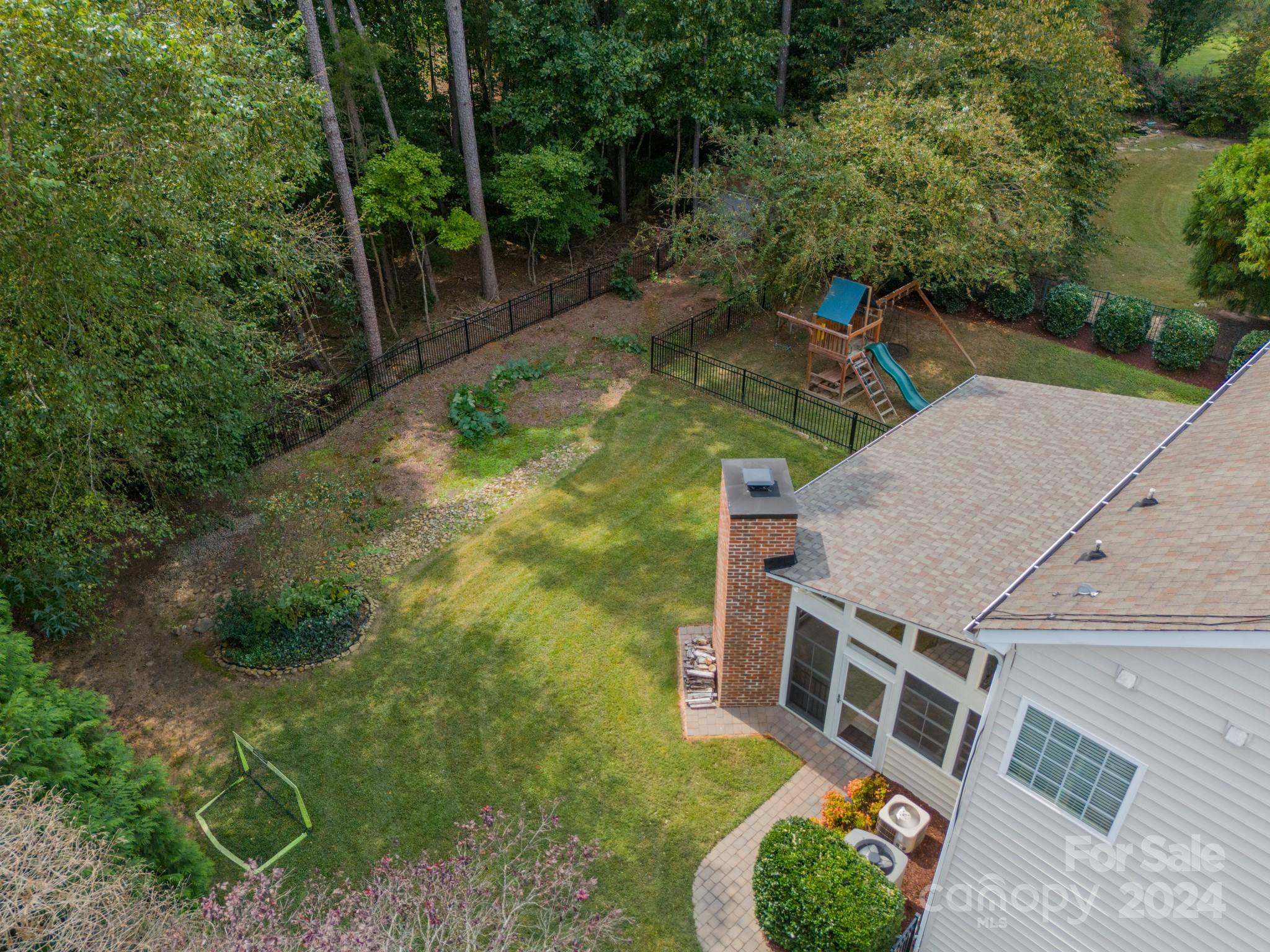 Property image 3 of 424 Ranelagh Drive in Wesley Oaks, Waxhaw, NC 28173