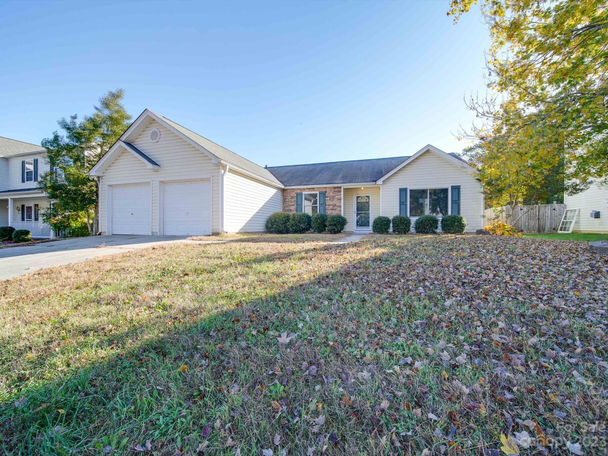 Property image 4 of 3923 Edgeview Drive in Arbor Glen, Indian Trail, NC 28079