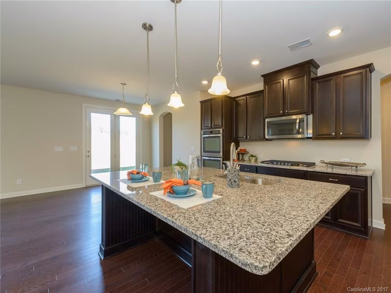 Property image 4 at 510 Alucio Court, Matthews, NC 28104