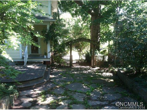 Property image 4 of 85 Arlington Street in Oak Park, Asheville, NC 28801