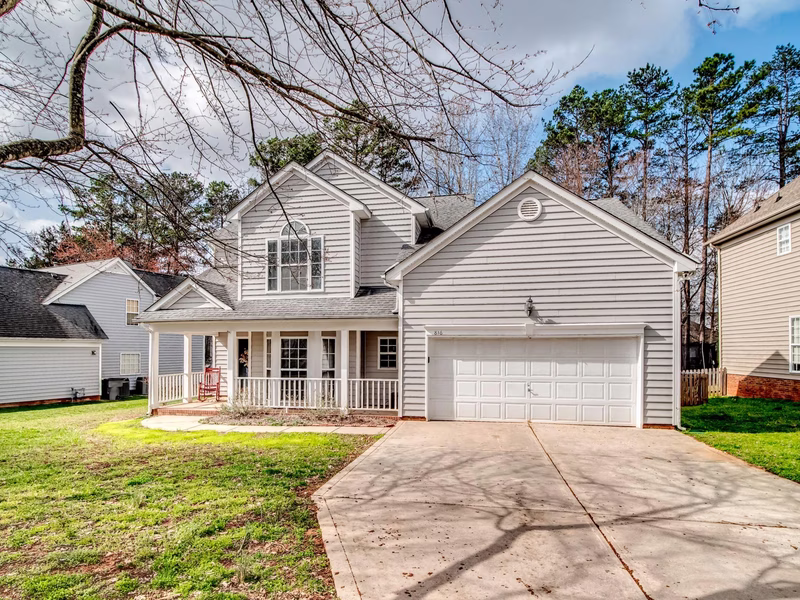 816 Lantern Way