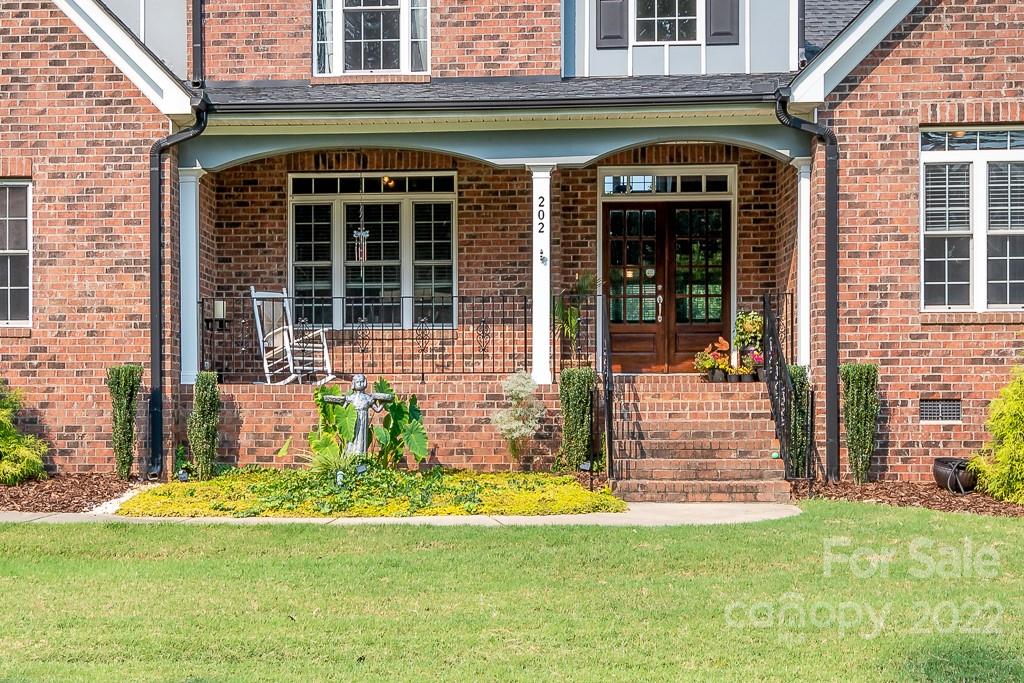 Property image 5 of 202 Woodstream Circle in Norman Woods, Mooresville, NC 28117