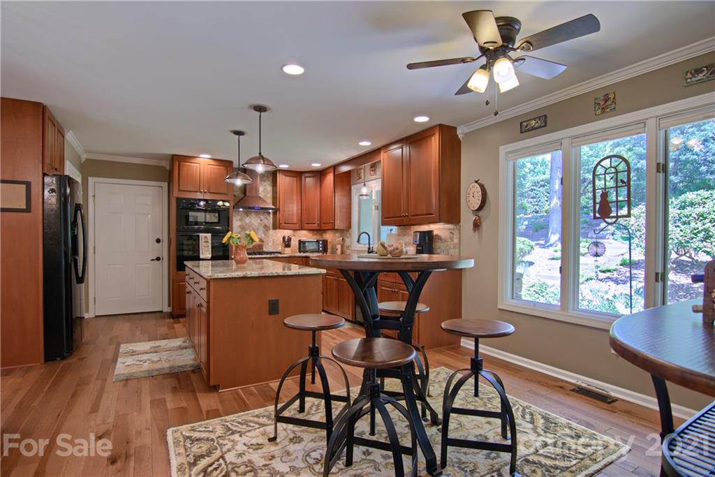 Property image 3 of 2009 Mountain Ash Circle in Sugar Hollow Farms, Hendersonville, NC 28739