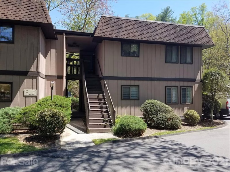 3 Lake Drive
