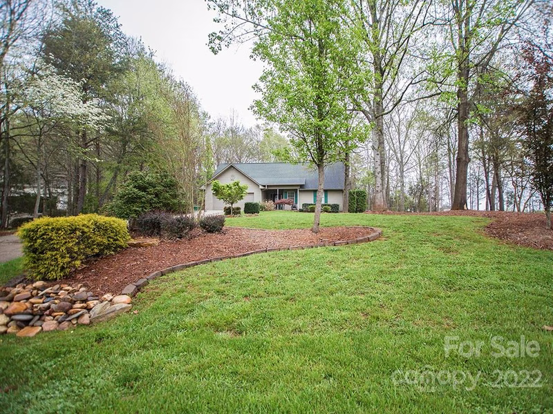 Property image 2 at 2616 Carriage Lane, Lincolnton, NC 28092