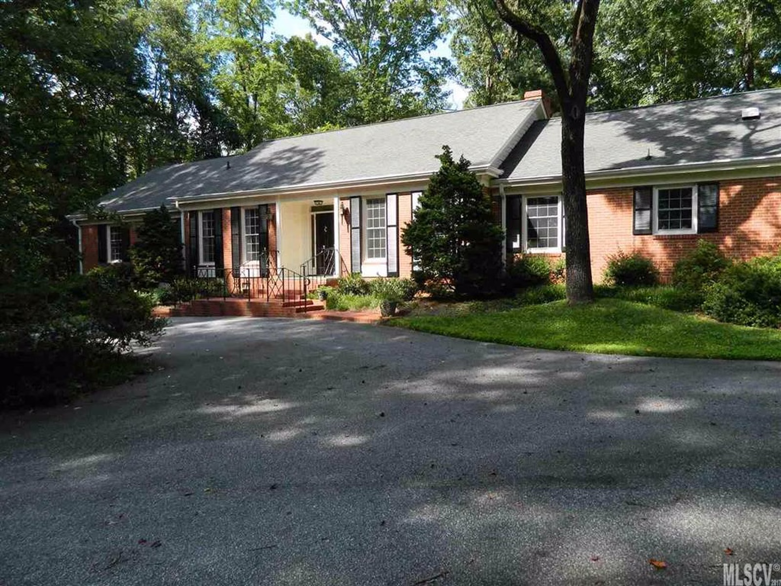 Property image 1 at 411 Tremont Circle, Lenoir, NC 28645