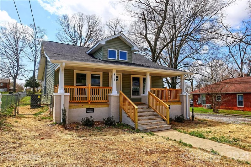 Property image 3 at 806 Main Street, Maiden, NC 28650