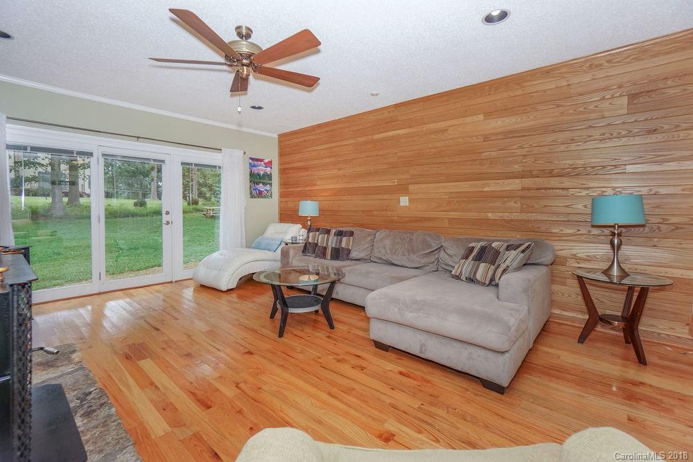 Property image 3 of 121 Allendale Circle in Allendale Point, Troutman, NC 28166