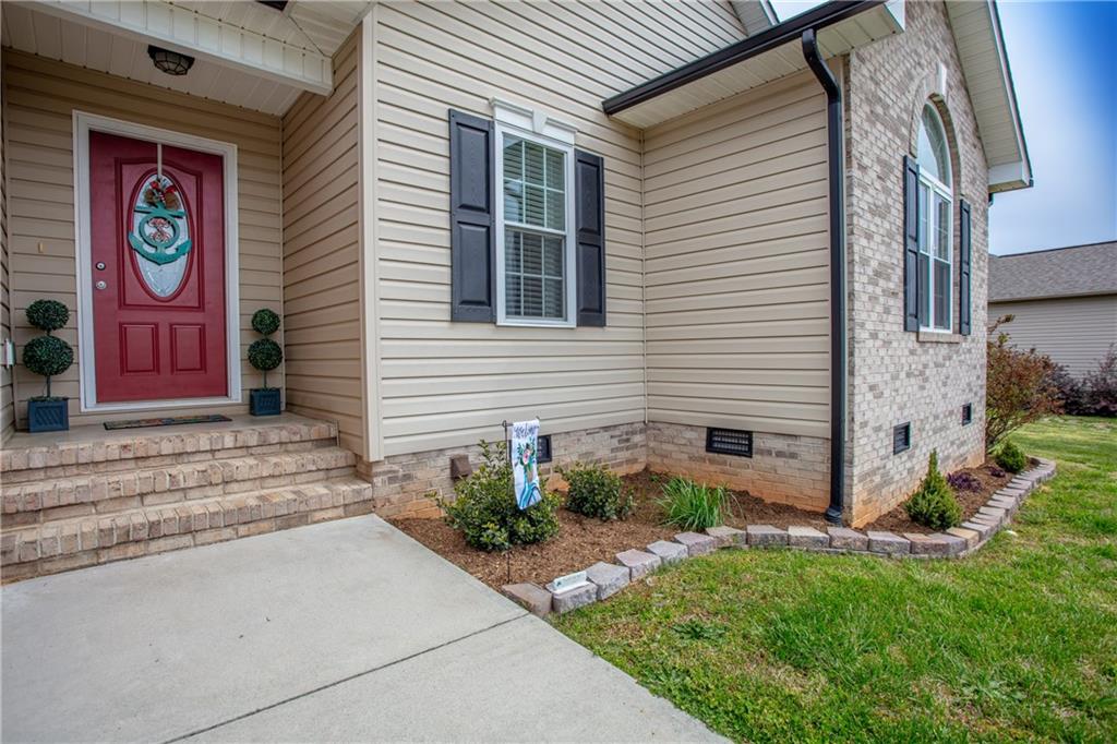 Property image 2 of 501 E Pine Street in TEMPLE HEIGHTS, Maiden, NC 28650