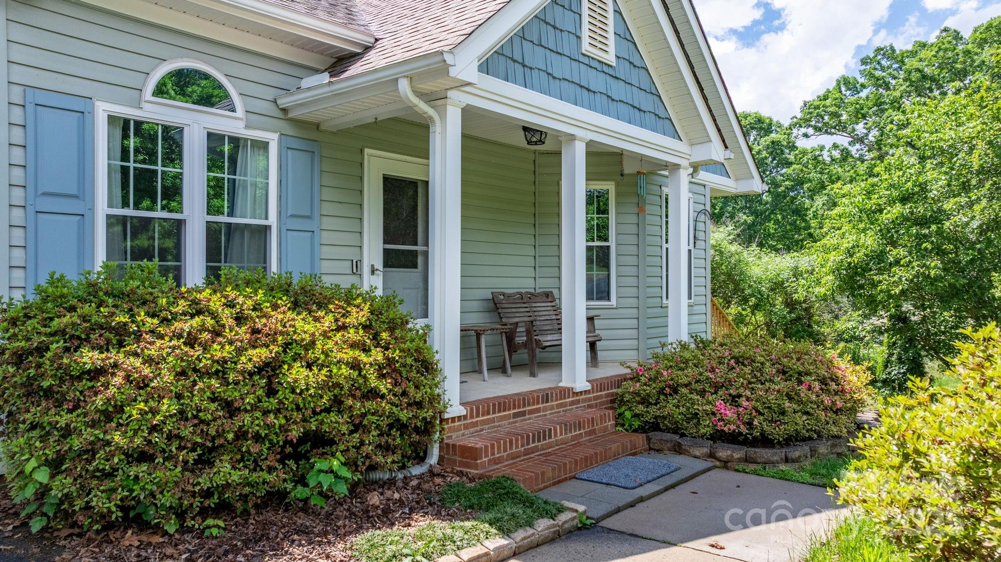 Property image 4 of 109 Gatwick Court in The Landings, Statesville, NC 28677