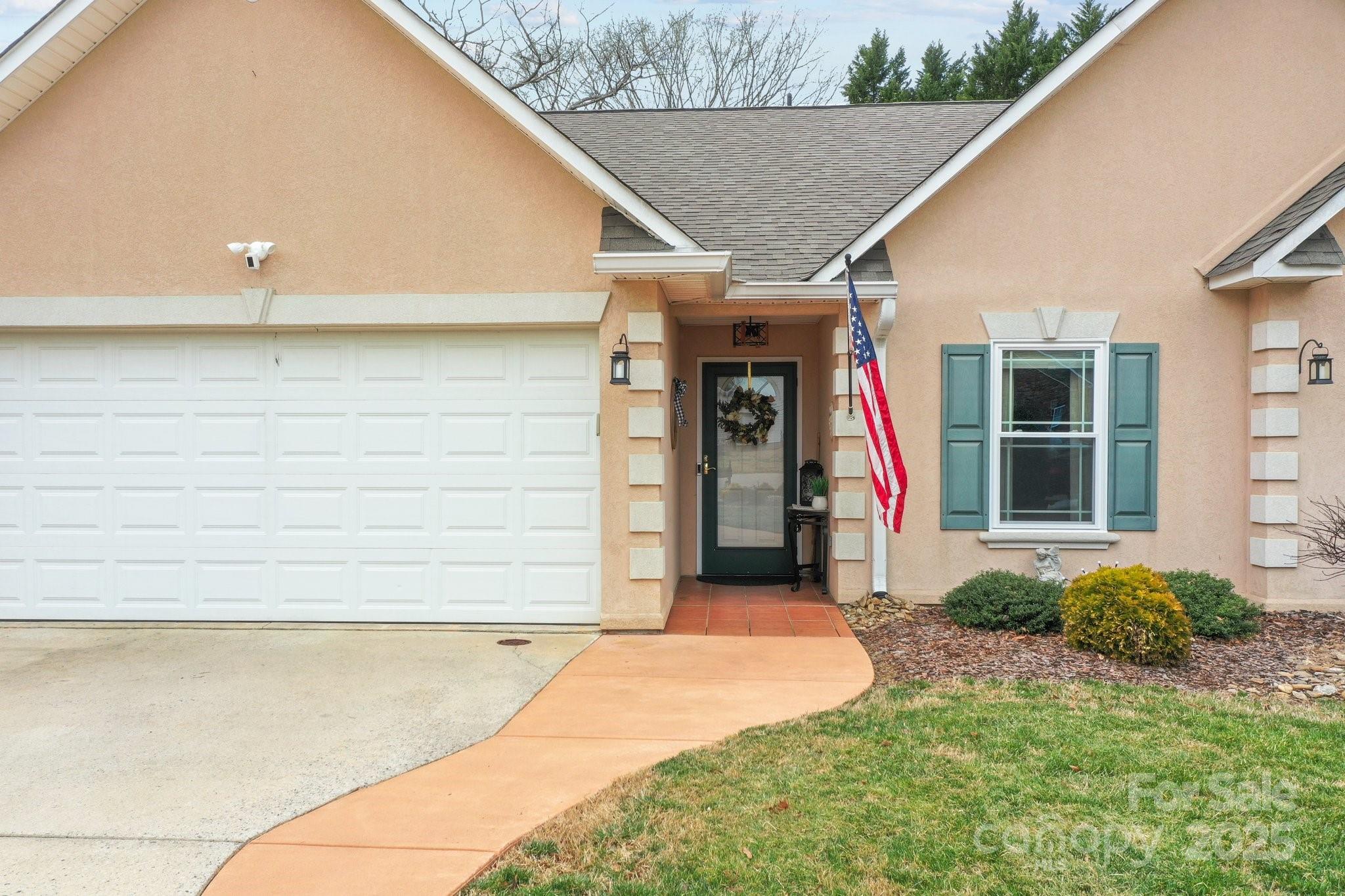 Property image 2 of 121 Yorkshire Drive in Woodfield, Salisbury, NC 28144