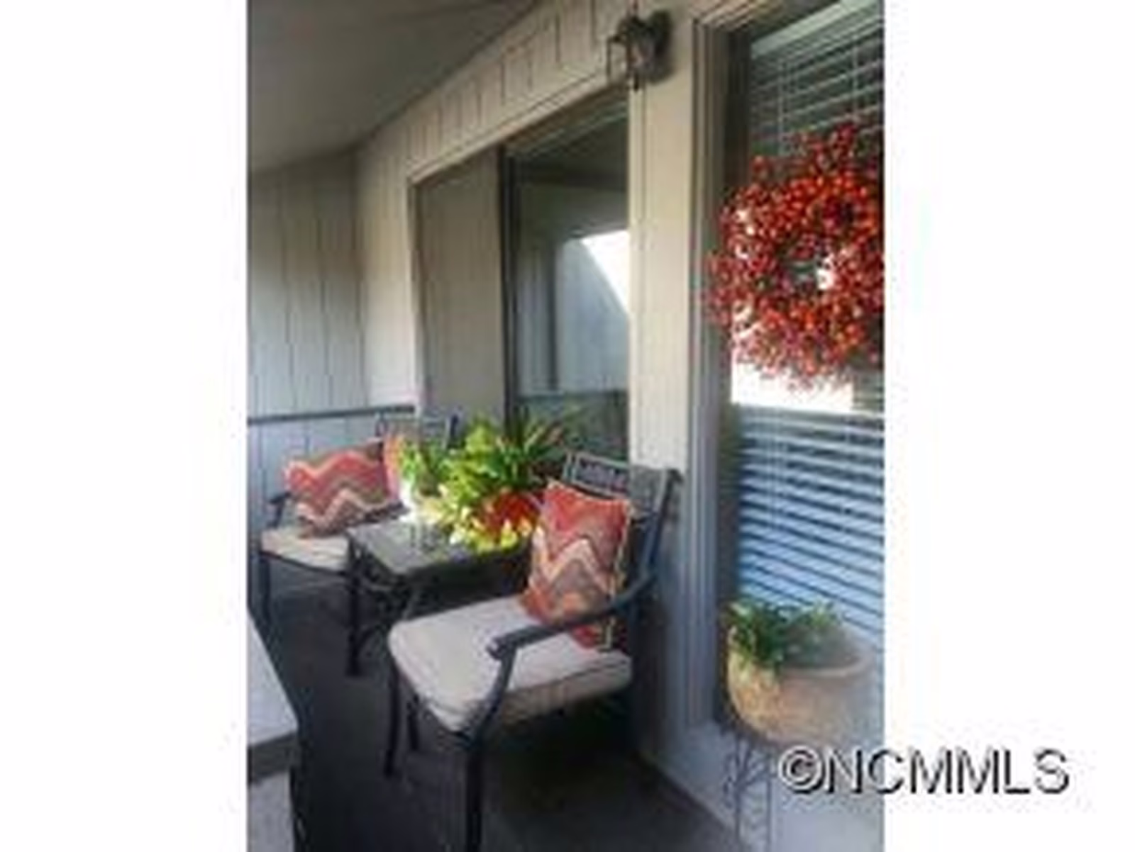 Property image 1 at 6 Lakemoor Lane, Hendersonville, NC 28739