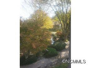 Property image 2 of 6 Lakemoor Lane in Lakemoor Village, Hendersonville, NC 28739