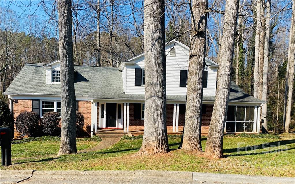 Property image 2 of 224 Oakland Circle in Dogwood Hills, Newton, NC 28658