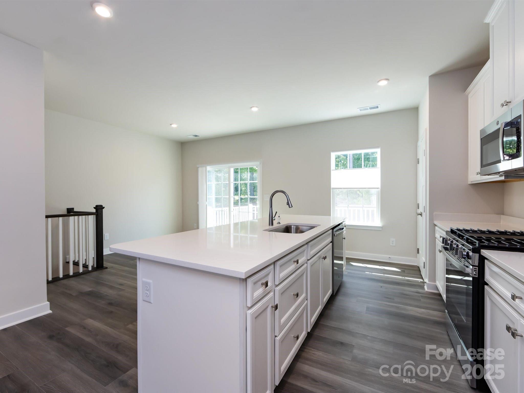 Property image 3 of 431 Moondance Drive in Tupelo, Gastonia, NC 28054