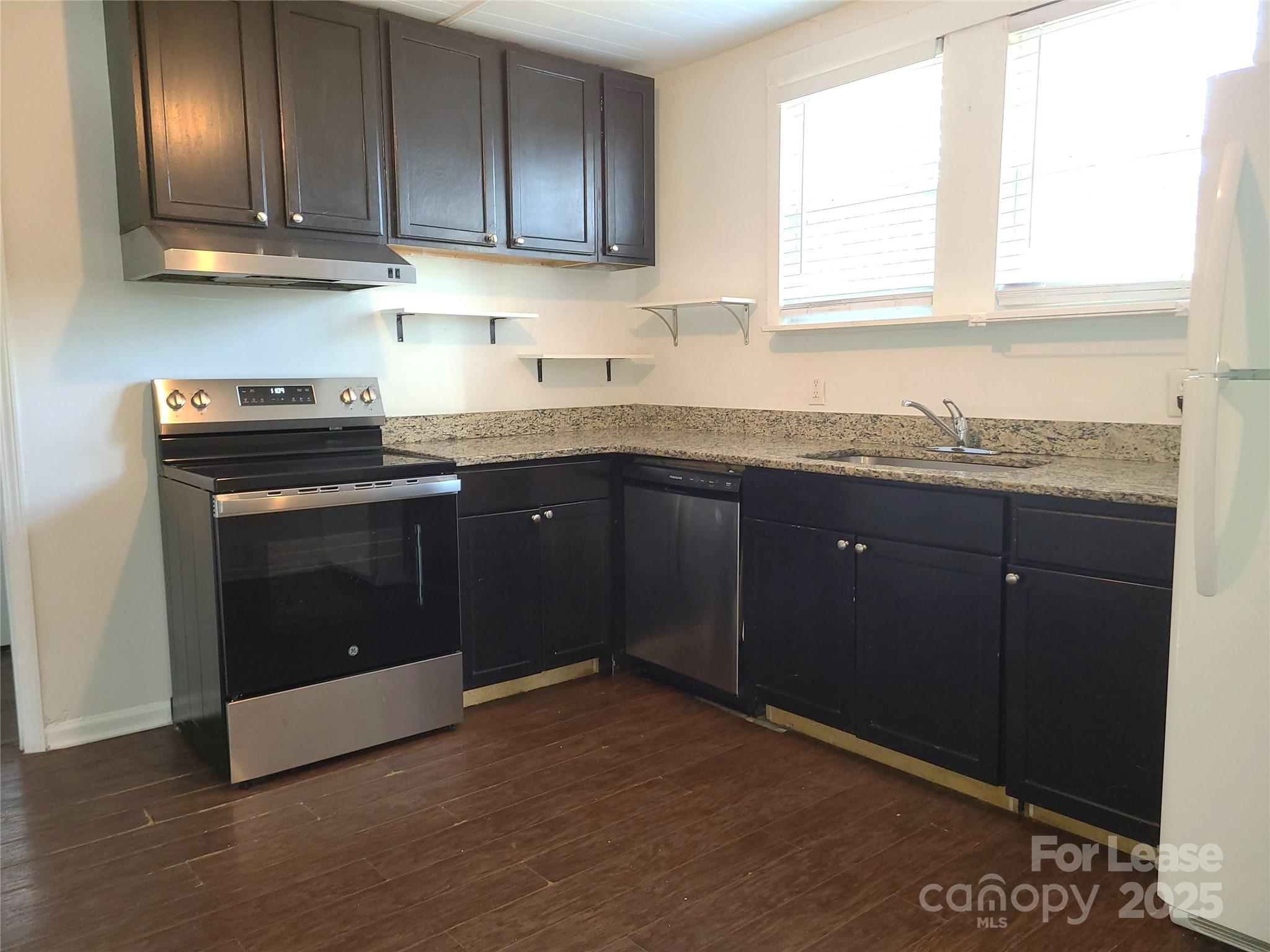 Property image 4 of 3916 Bearwood Avenue in Howie Acres, Charlotte, NC 28205