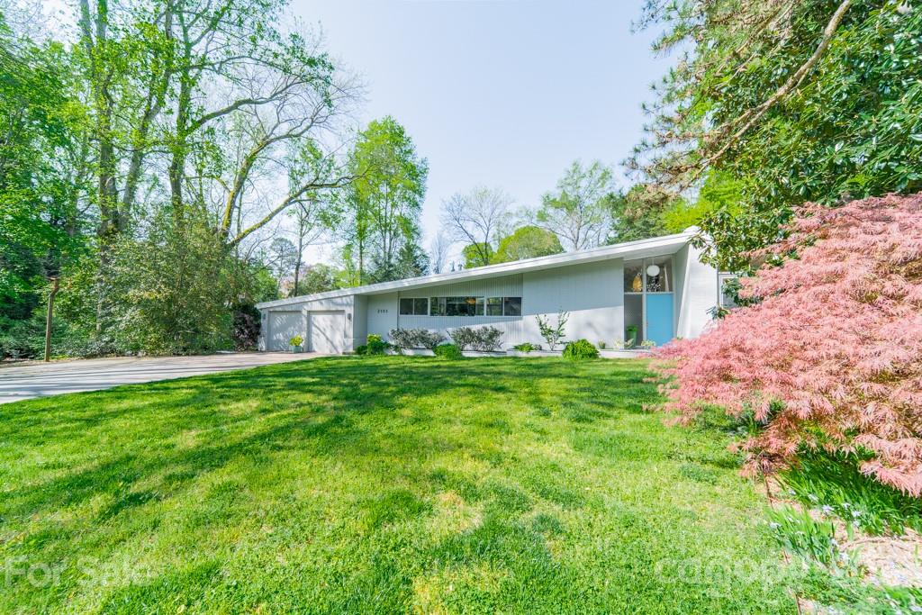 Property image 3 of 2101 Cloister Drive in The Cloisters, Charlotte, NC 28211