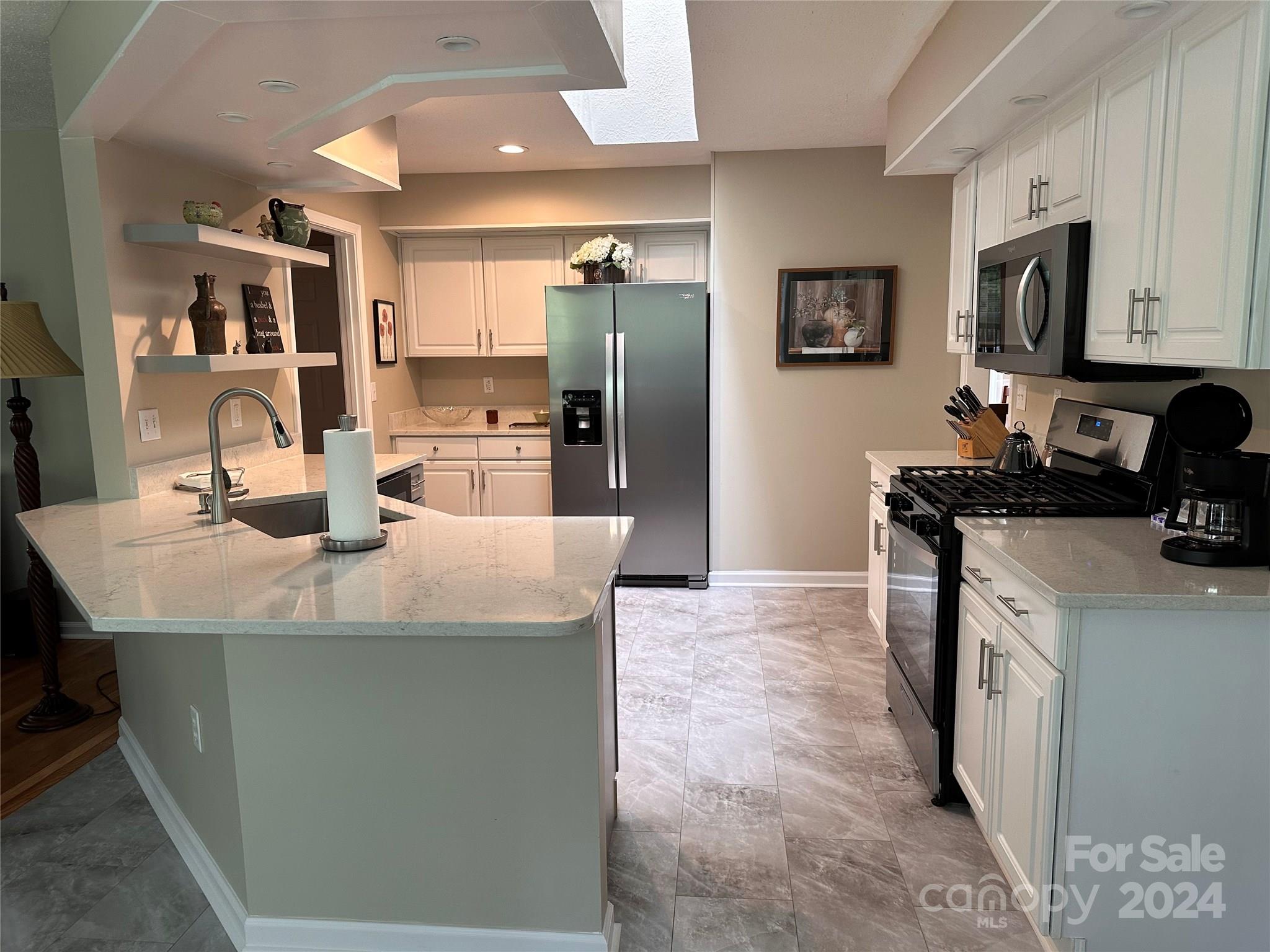 Property image 4 of 7 Pebble Beach Court in Etowahs Reach, Etowah, NC 28729