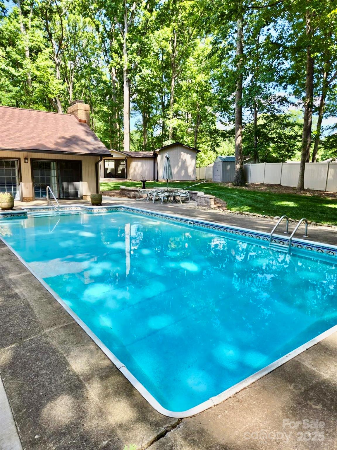 Property image 2 of 315 Camelot Drive in Country Club Hills, Salisbury, NC 28144