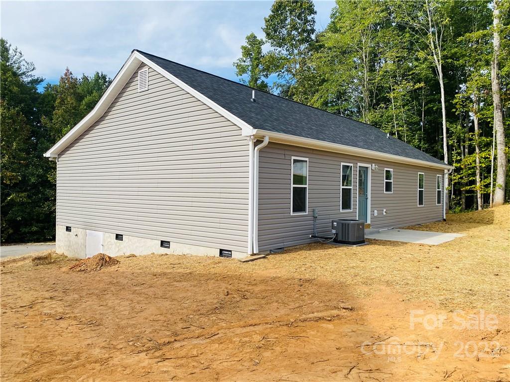 Property image 2 of 1206 Spring Time Court in Summerhill, Lenoir, NC 28645