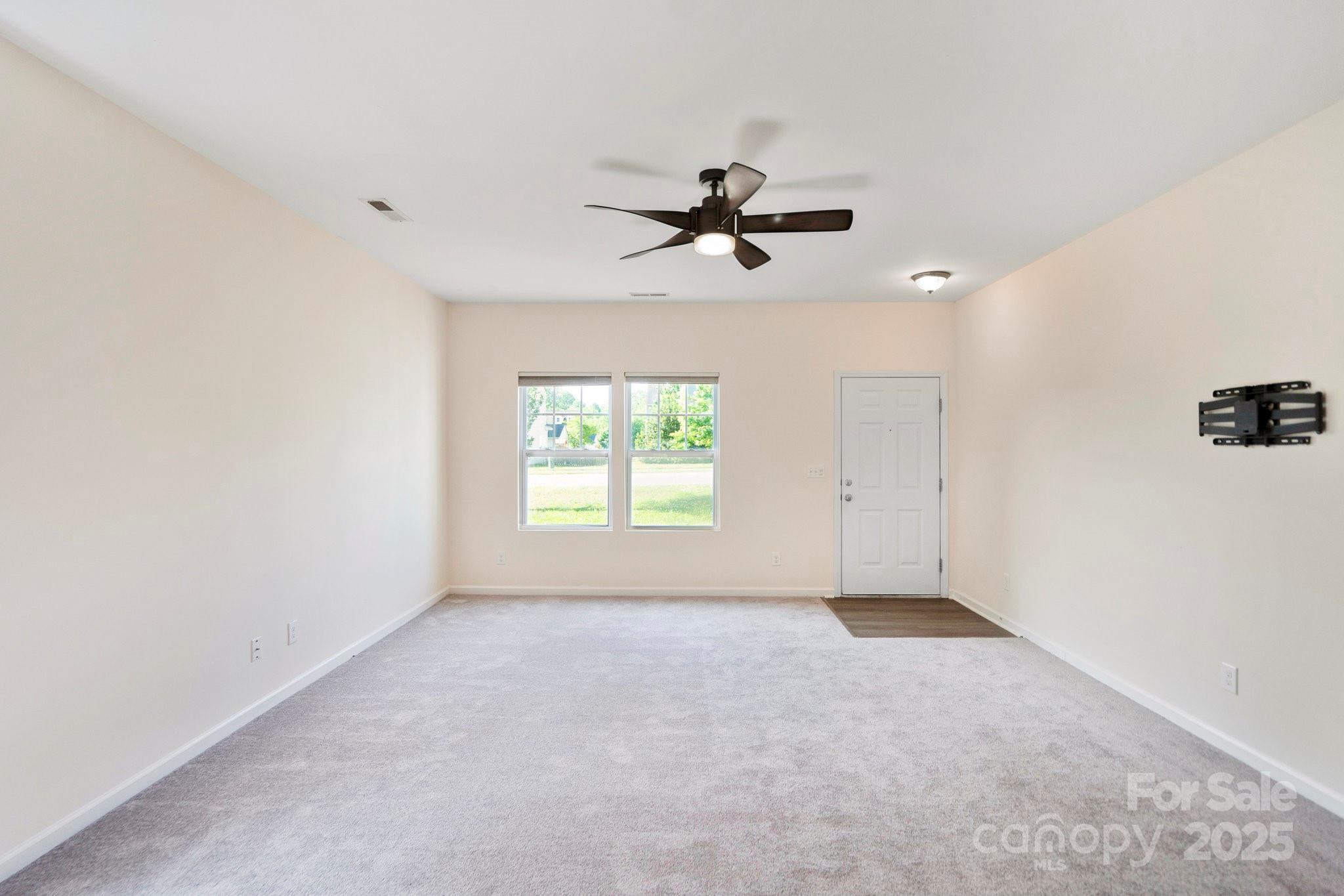 Property image 5 of 1175 Valley Street in Valleybrook, Statesville, NC 28677