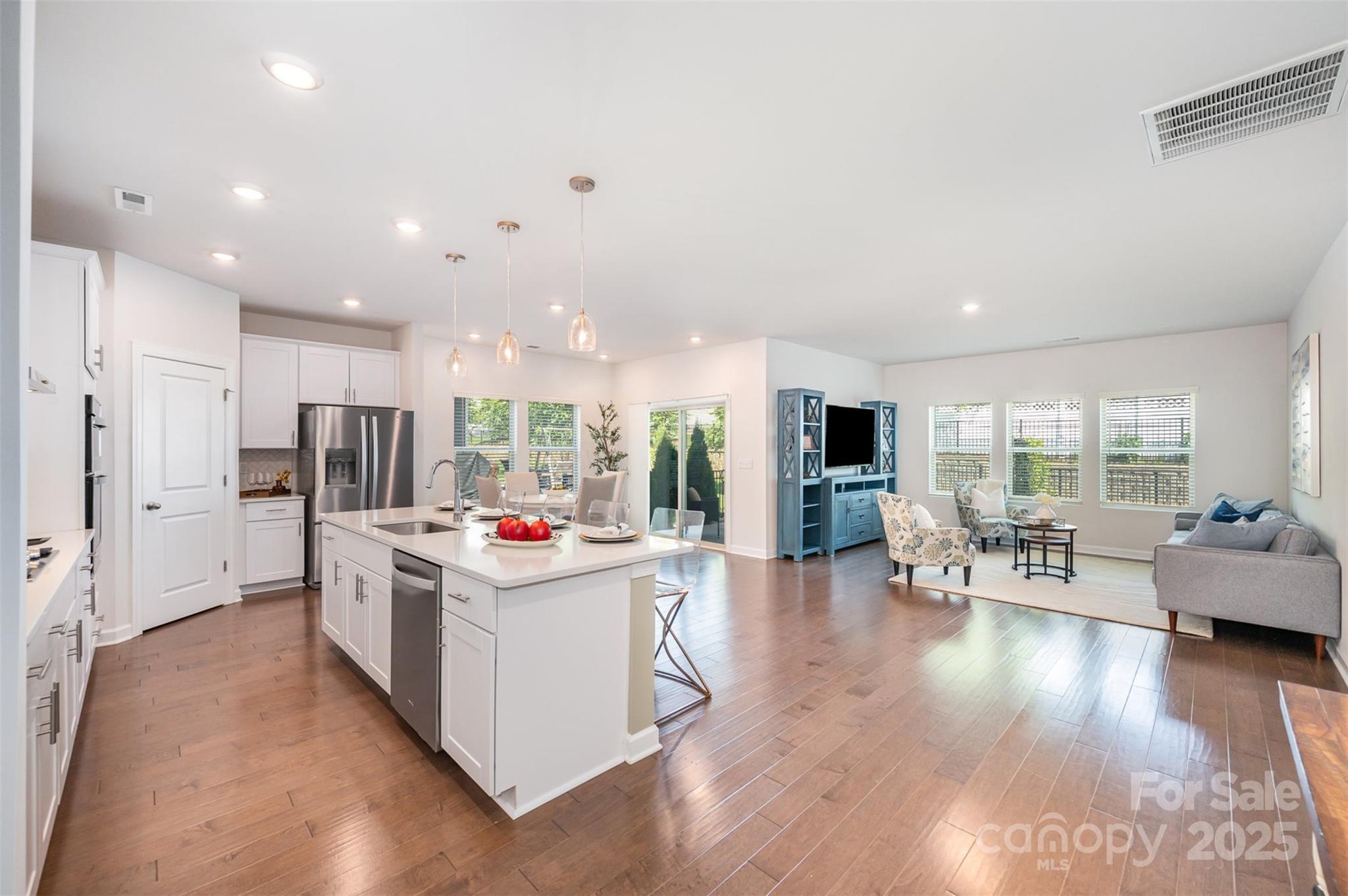 Property image 5 of 9311 Dunwich Drive in Nolen Farm, Gastonia, NC 28056