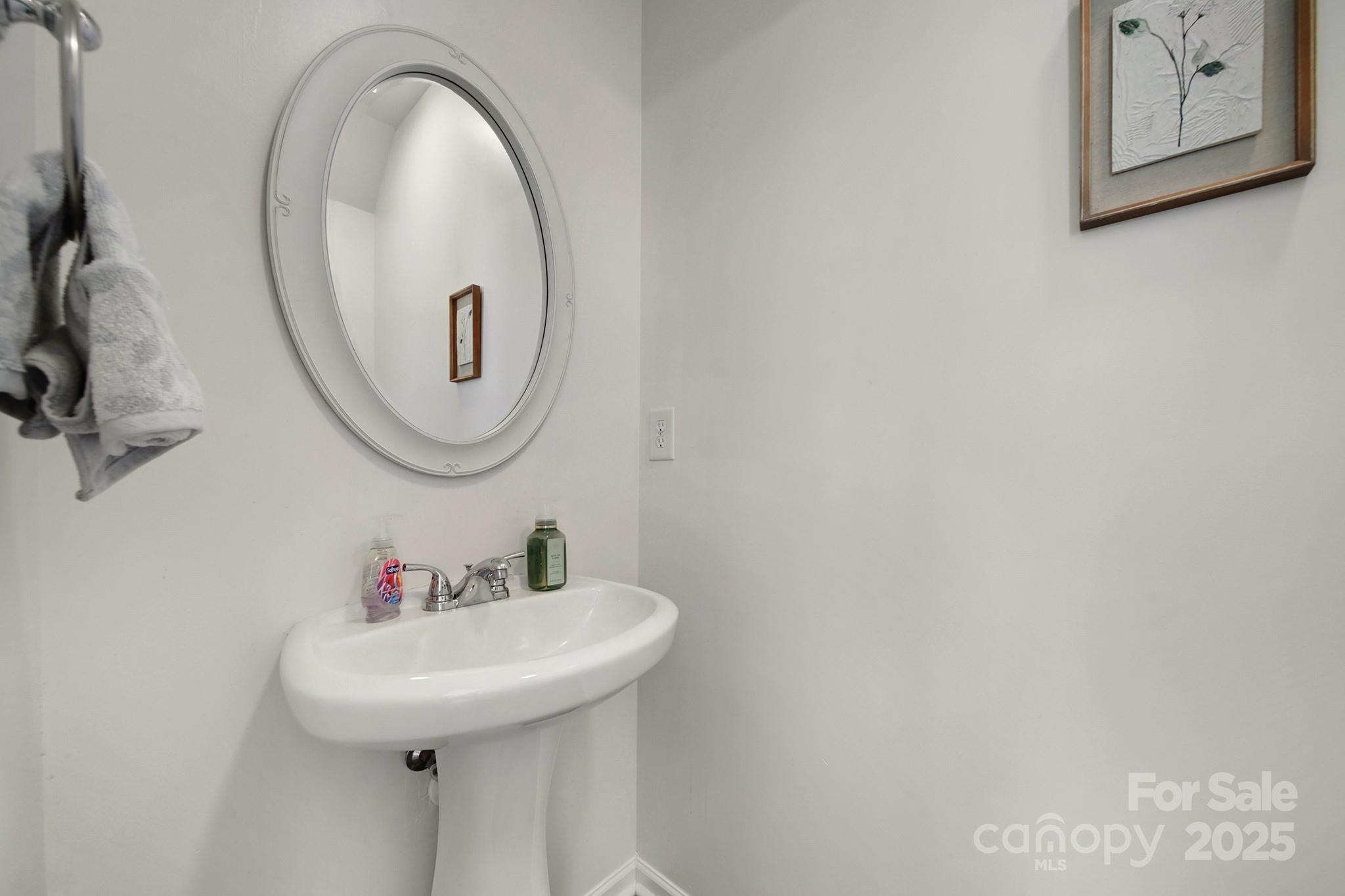 Property image 5 of 3015 Liddington Road in Matthews Grove, Matthews, NC 28105