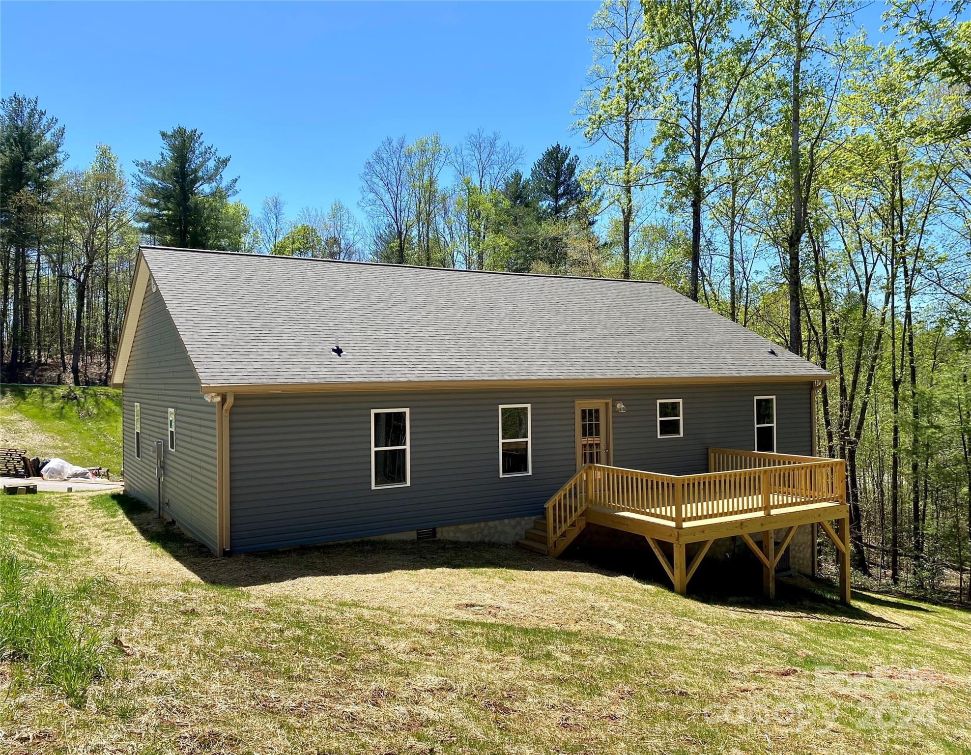 Property image 2 of 1215 Winter Place in Summerhill, Lenoir, NC 28645