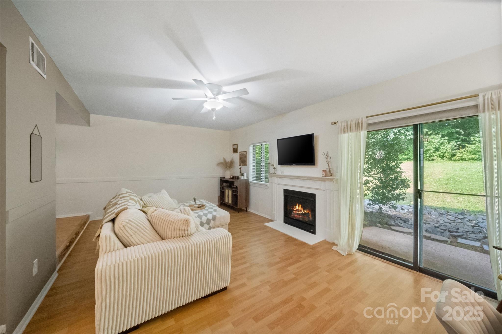 Property image 4 of 3737 Winding Creek Lane in Sir Johns Hill, Charlotte, NC 28226