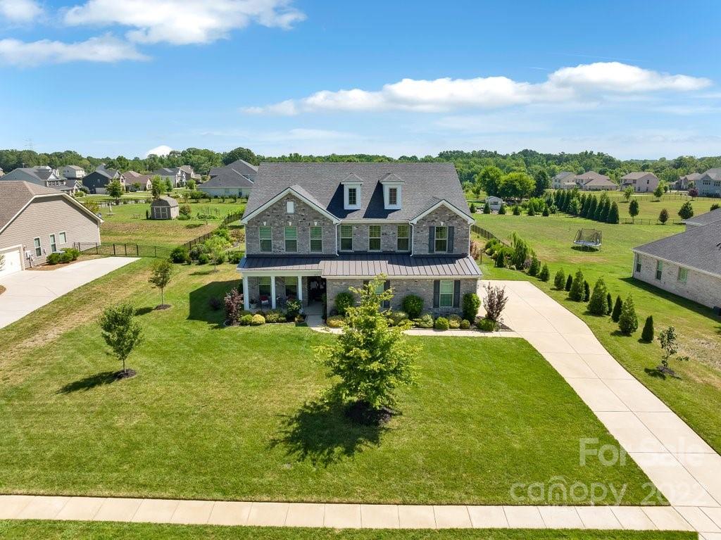 Property image 3 of 305 Candella Drive in Candella, Matthews, NC 28104