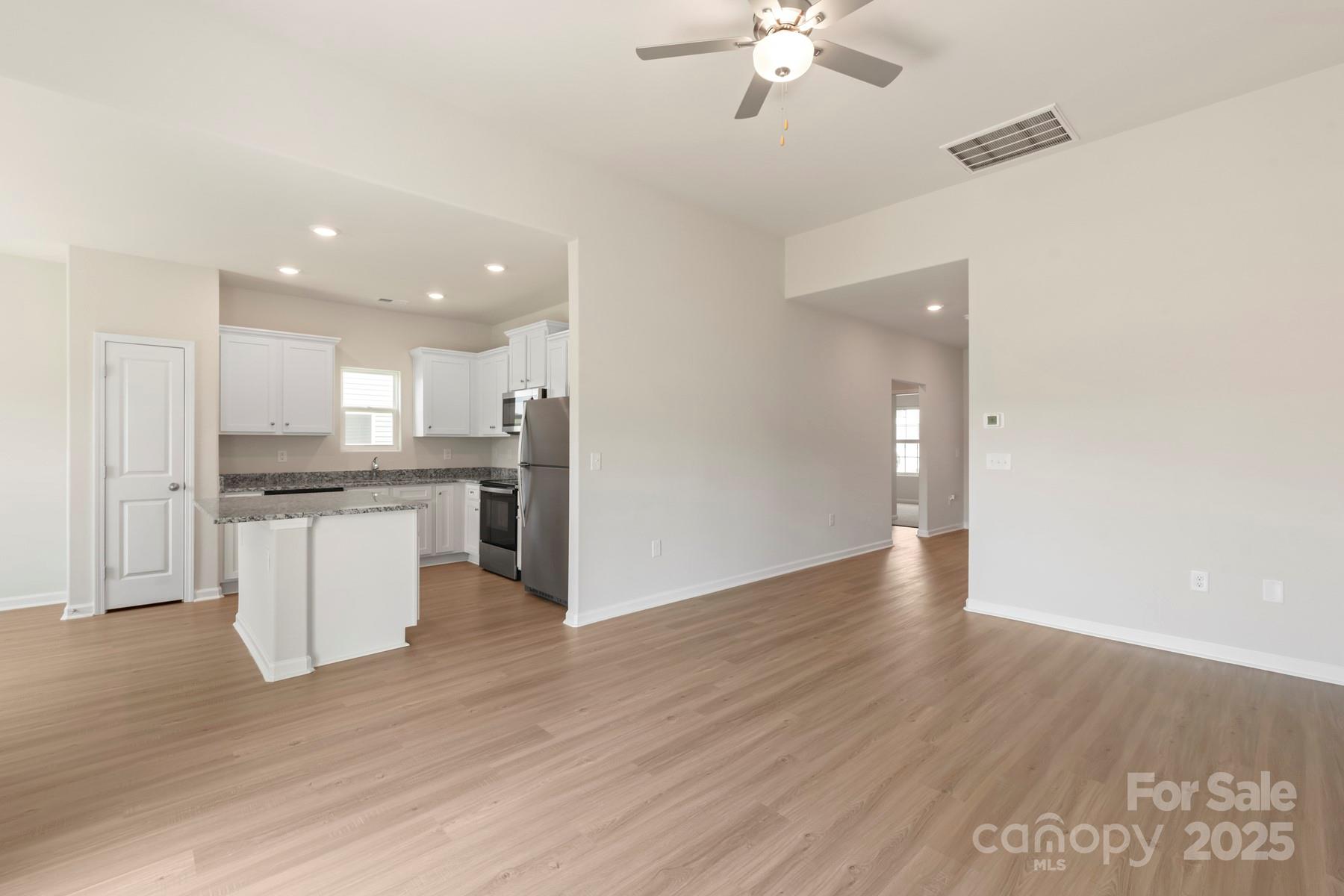 Property image 2 of 3335 Burberry Drive in Stagecoach Station, Gastonia, NC 28052