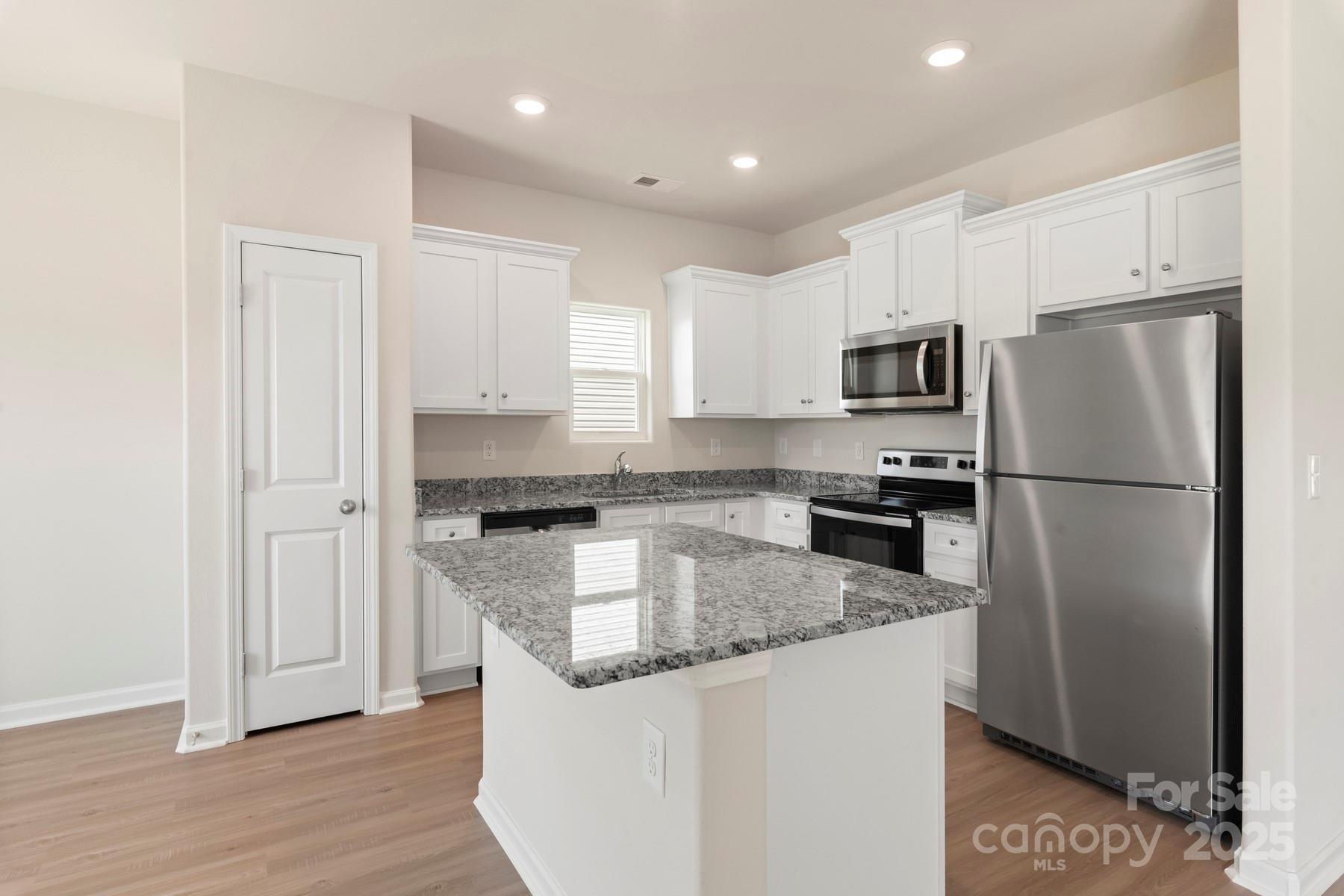 Property image 4 of 3335 Burberry Drive in Stagecoach Station, Gastonia, NC 28052