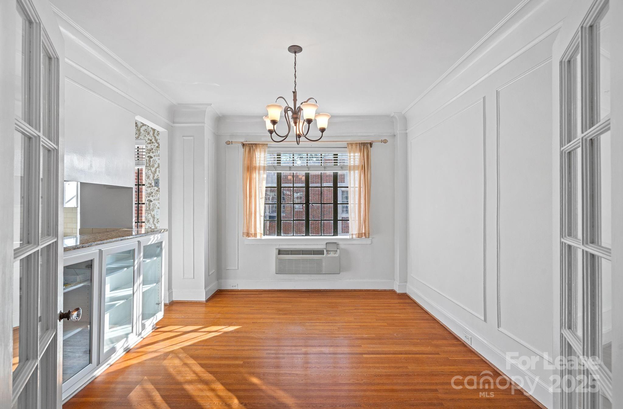 Property image 4 of 301 W 10th Street in The Poplar, Charlotte, NC 28202