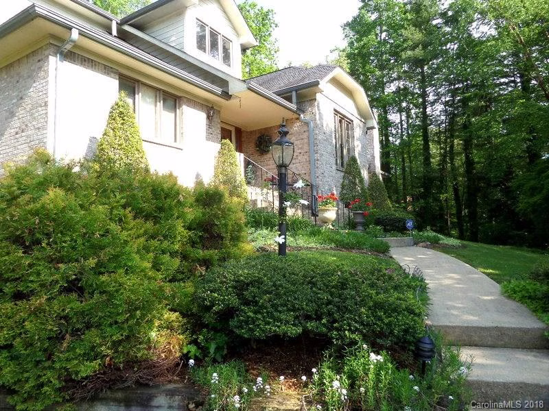 Property image 3 at 52 Oak Gate Drive, Hendersonville, NC 28739