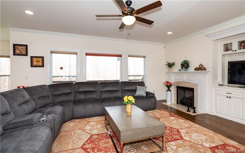 Property image 3 of 8111 Mandeville Court in Hollister, Waxhaw, NC 28173