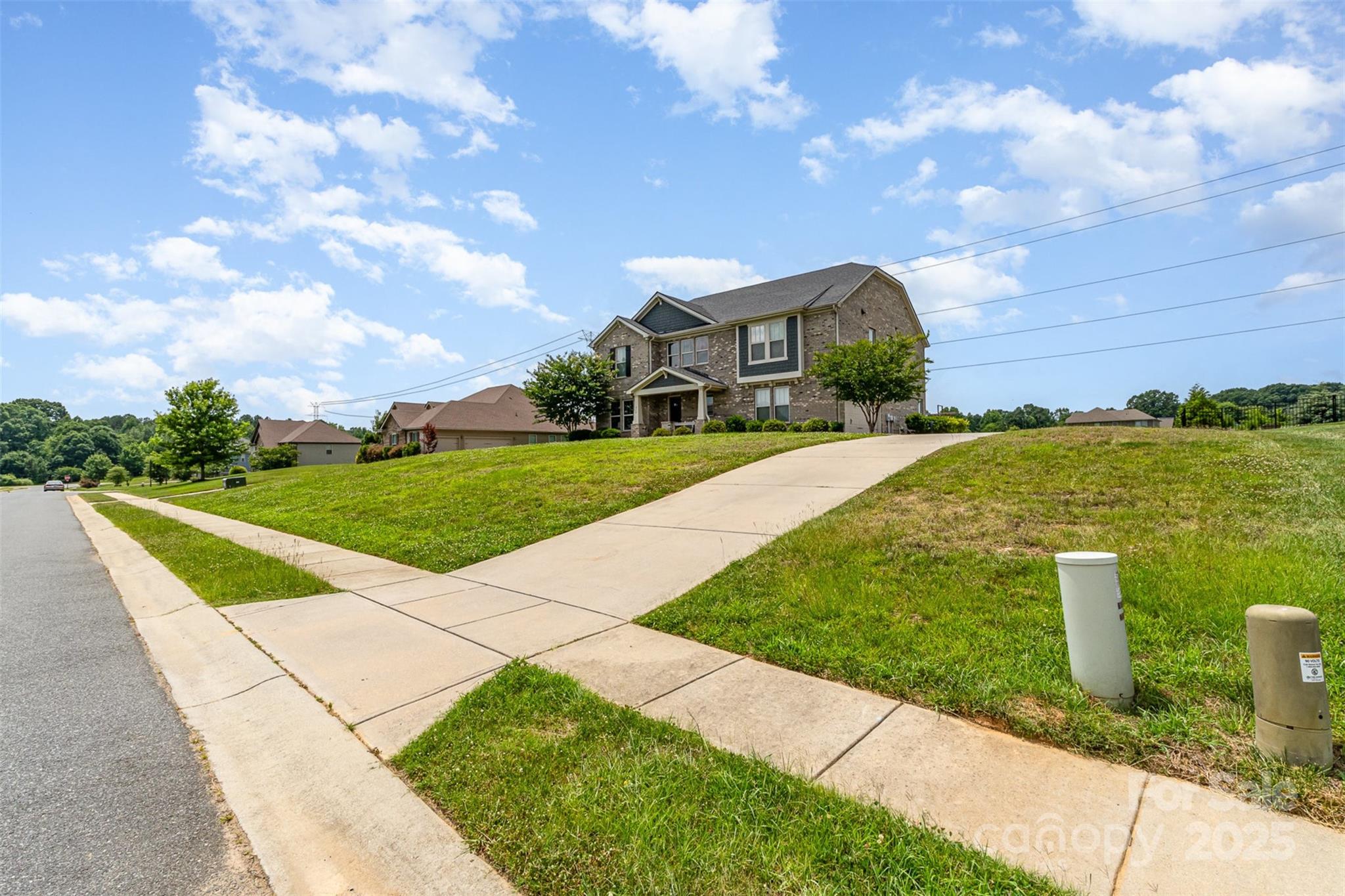 Property image 2 of 410 Alucio Court in Candella, Matthews, NC 28104