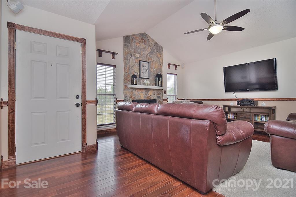 Property image 5 of 5209 Willow Run Drive in Hampton Meadows, Monroe, NC 28110
