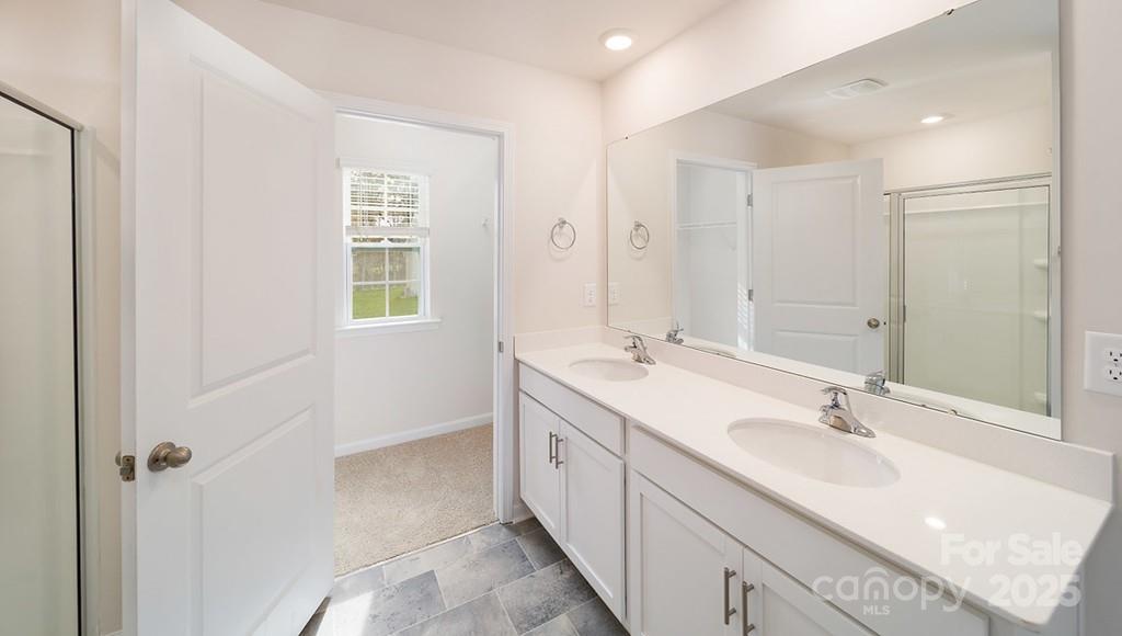 Property image 5 of 462 Janie Circle in The Falls at Newton, Newton, NC 28658