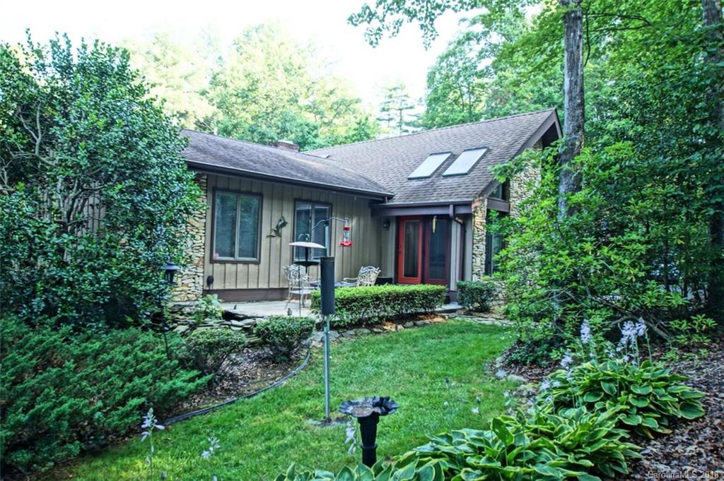 Property image 5 of 128 Larchmont Drive in Tamarac, Hendersonville, NC 28791