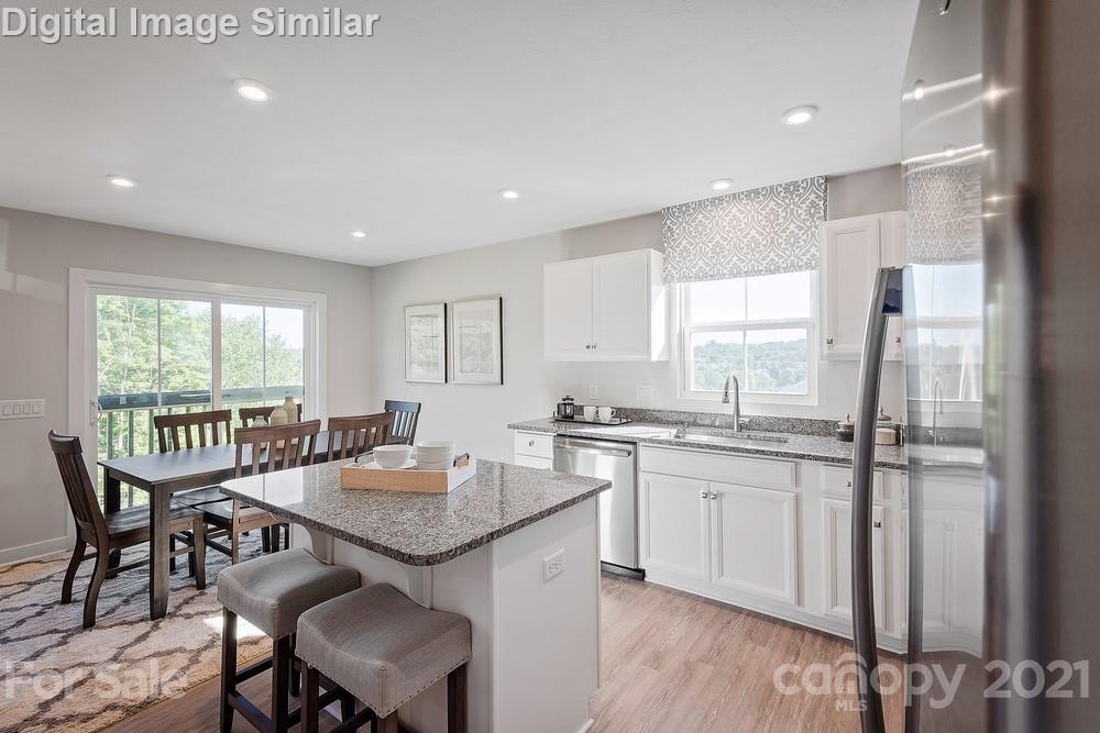 Property image 4 of 5516 Hughesdale Drive in Woodgrove, Charlotte, NC 28215