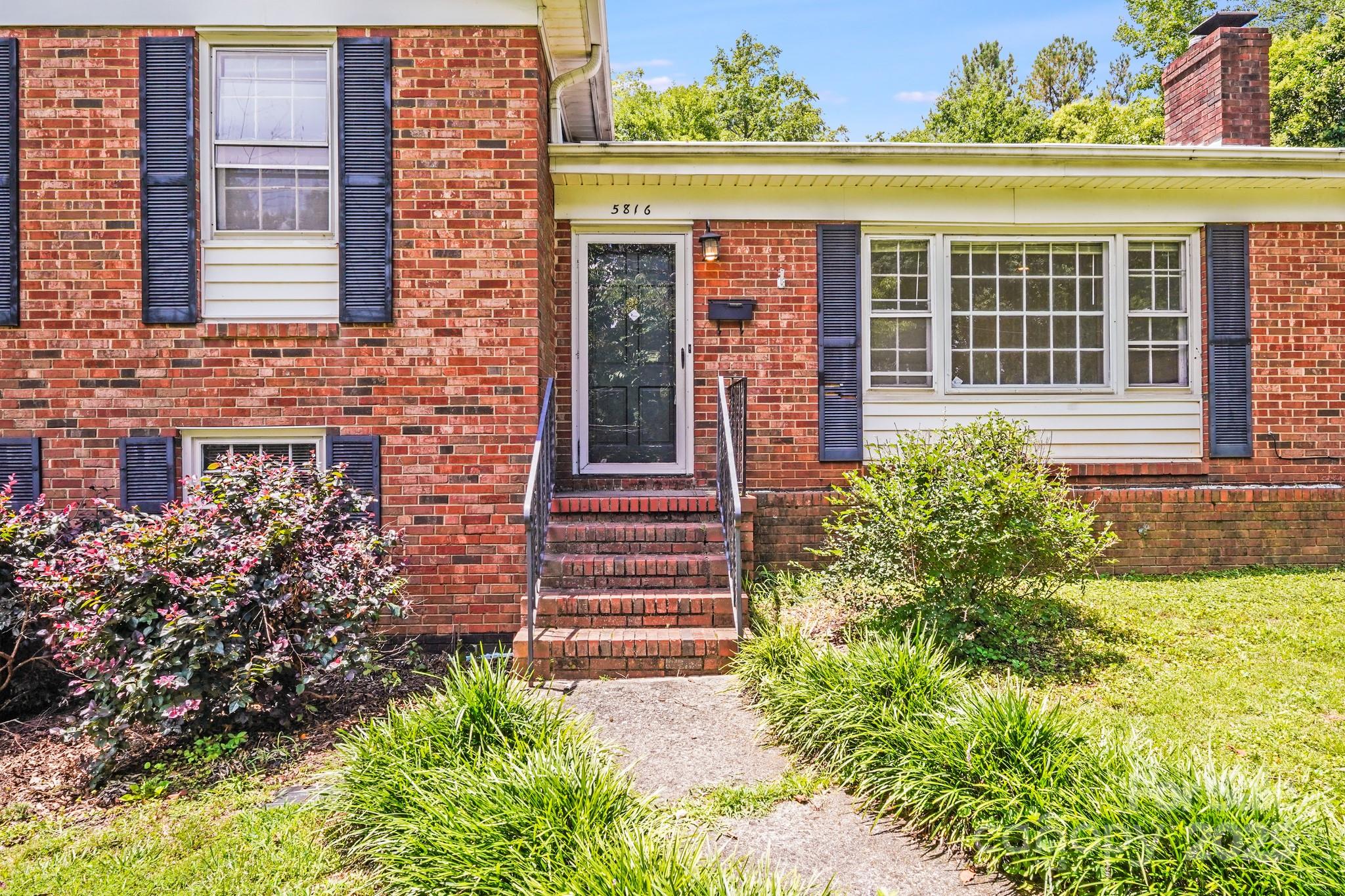 Property image 4 of 5816 Brookhaven Road in Montclaire, Charlotte, NC 28210