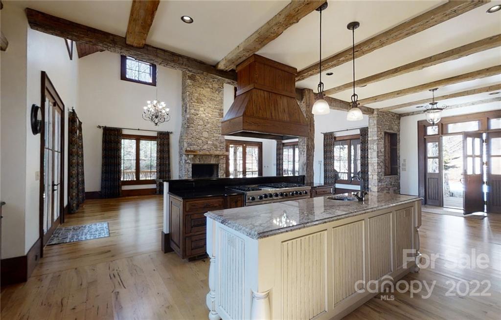 Property image 4 of 466 Barrington Drive in Poplar Ridge, Asheville, NC 28803