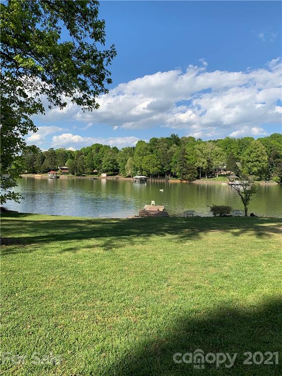 Property image 5 of 248 Chuckwood Road in Holiday Harbor, Mooresville, NC 28117