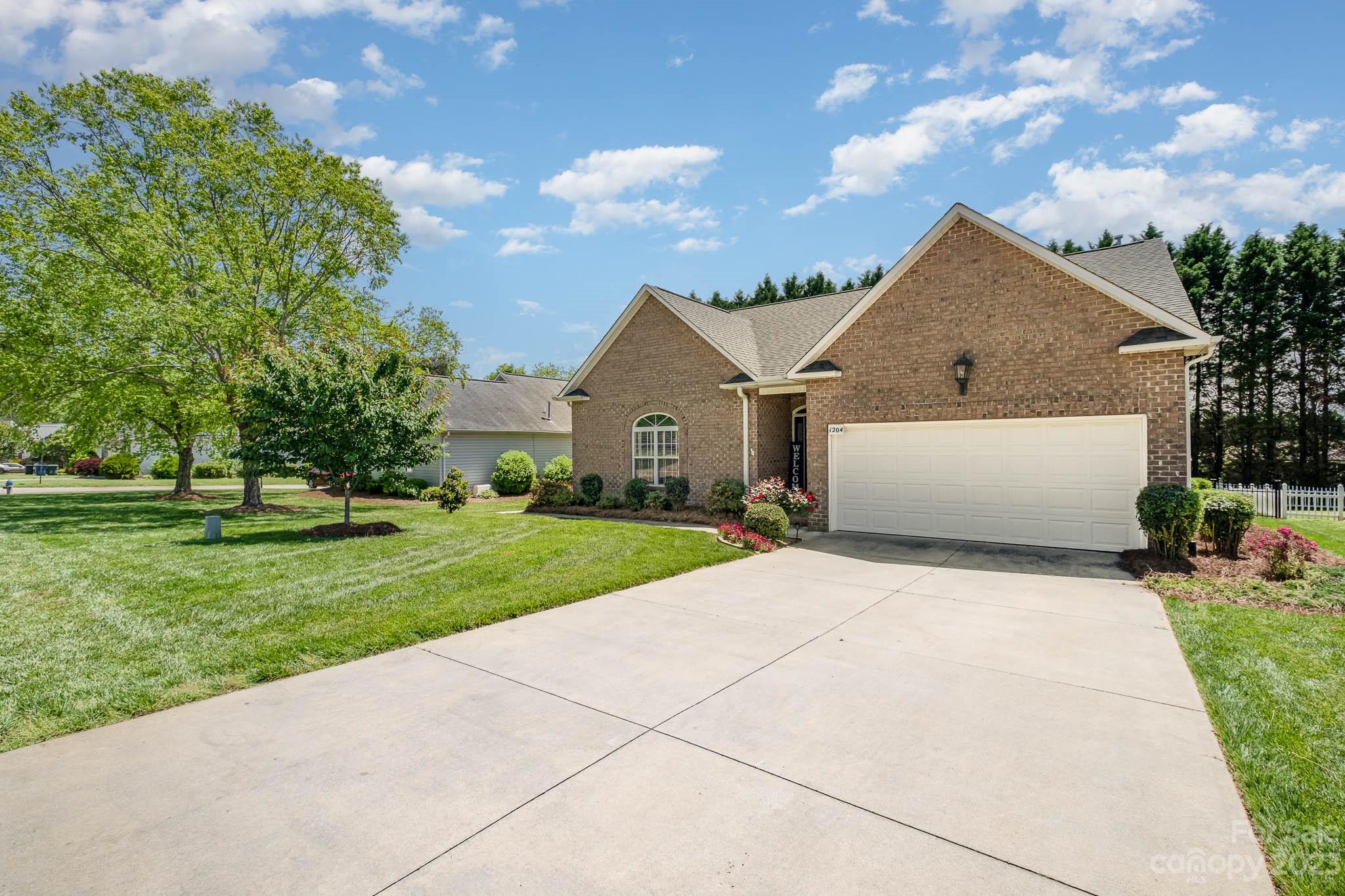 Property image 2 of 1204 Overhill Road in Woodfield, Salisbury, NC 28144